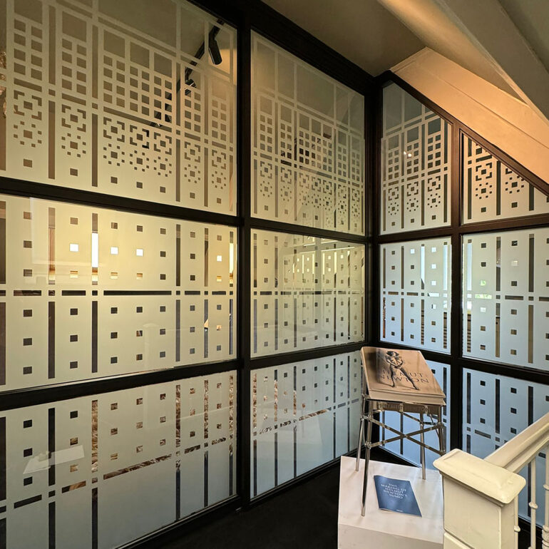 Schutspatroon op roomdivider